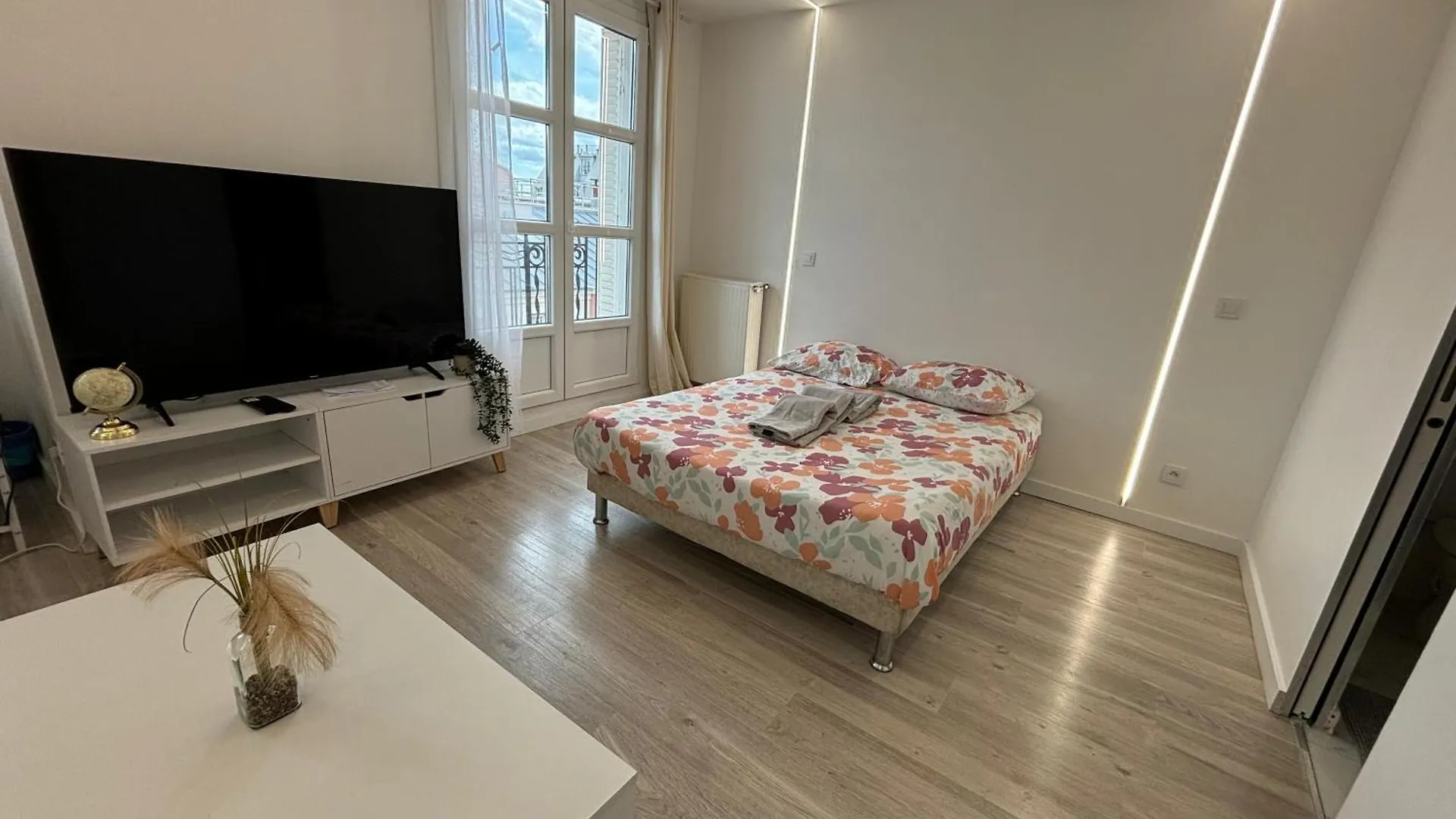 Republique Rue Des Bluets Paris Apartment